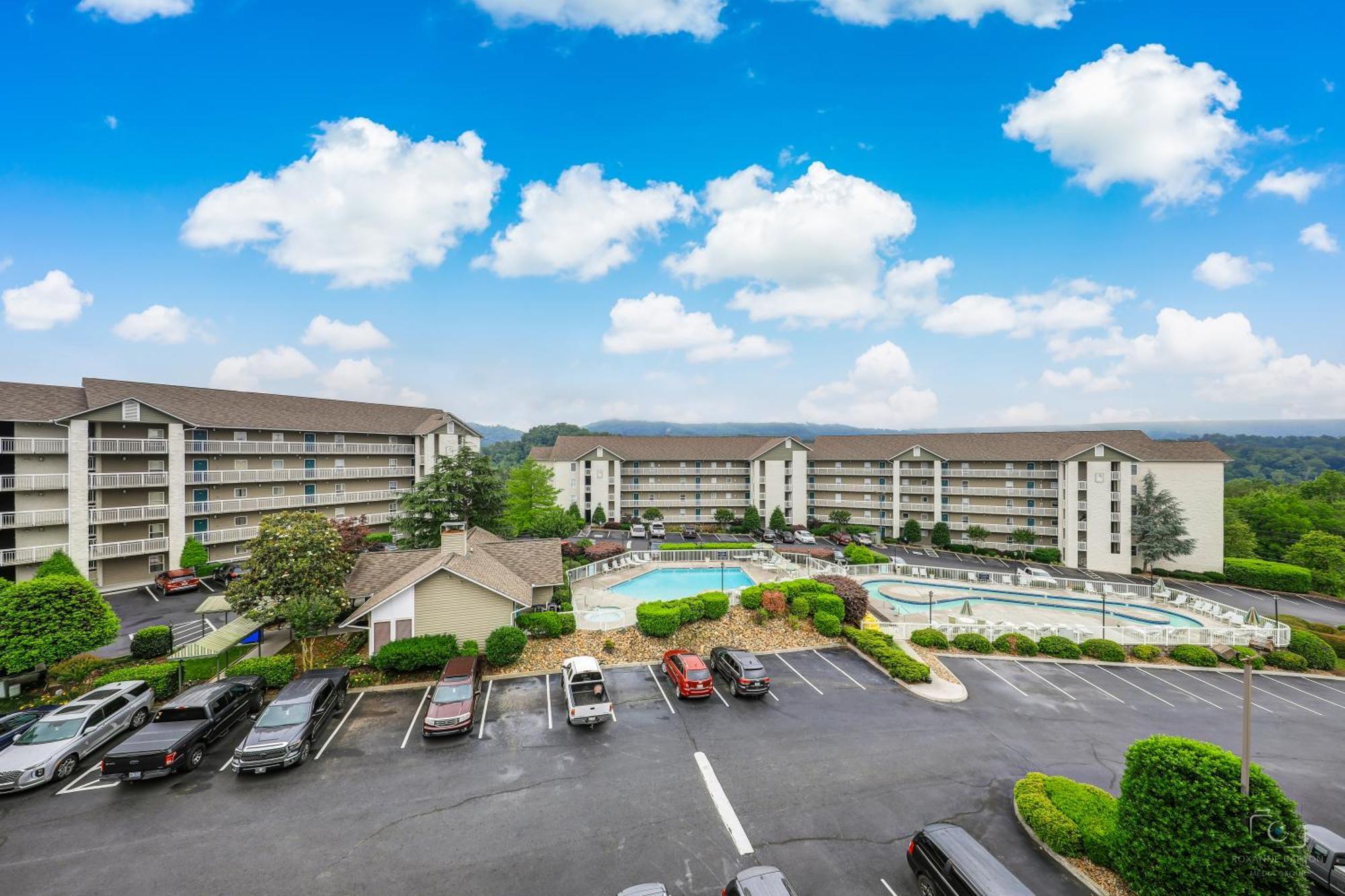 Lazy Days Retreat Whispering Pines 224 Apartment Pigeon Forge Exterior photo